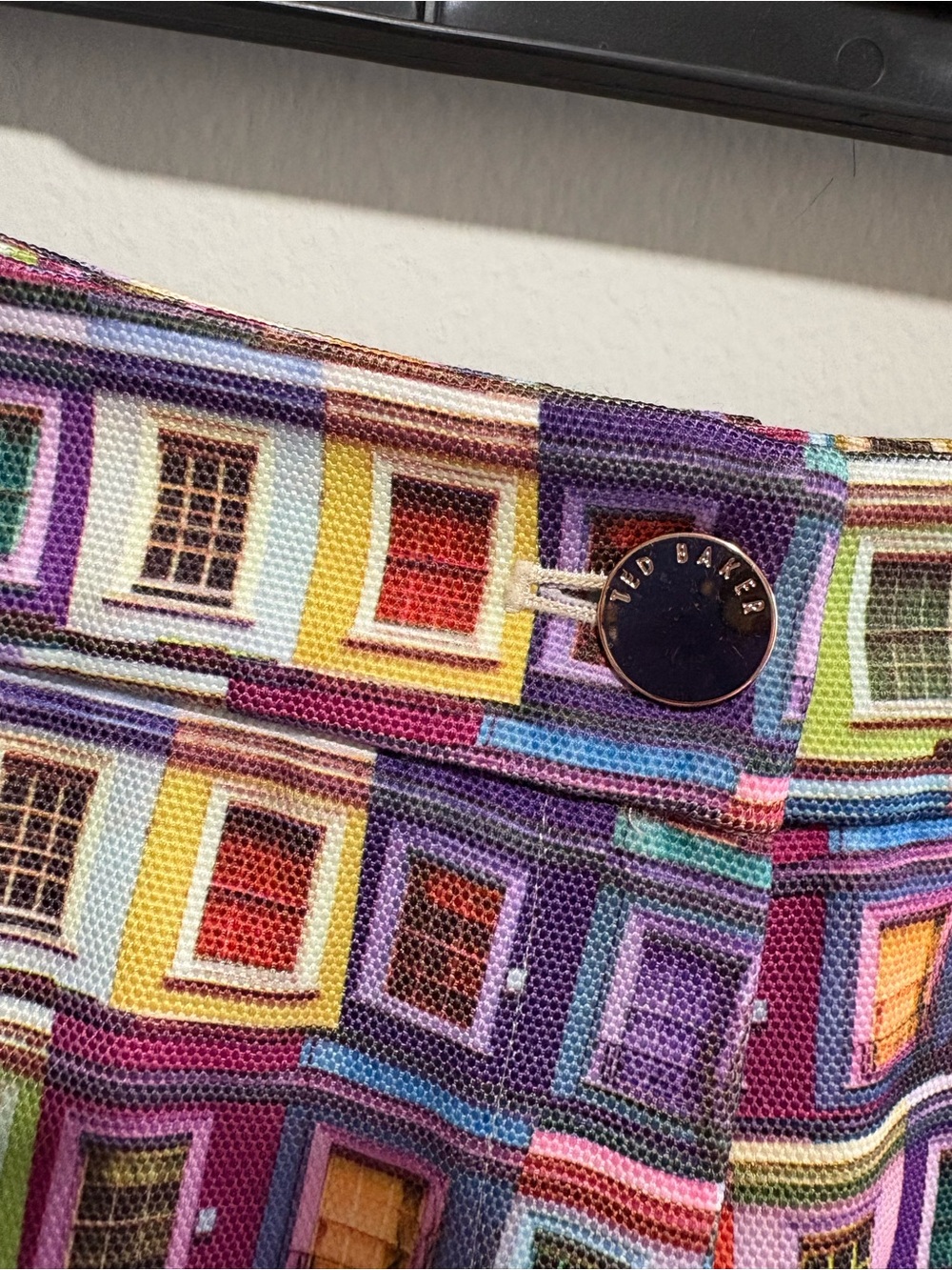 Ted Baker London Colorful Window Print Tailored Shorts Women’s Size 0 - Picture 4 of 10